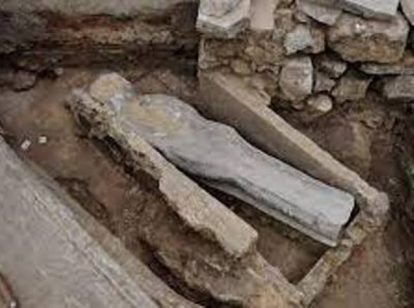 Հնագետները Նոտր Դամի տաճարի տակ հնագույն կապարե սարկոֆագ են հայտնաբերել